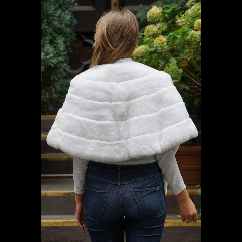 White Rex Rabbit Caplet - Picture 4 of 6